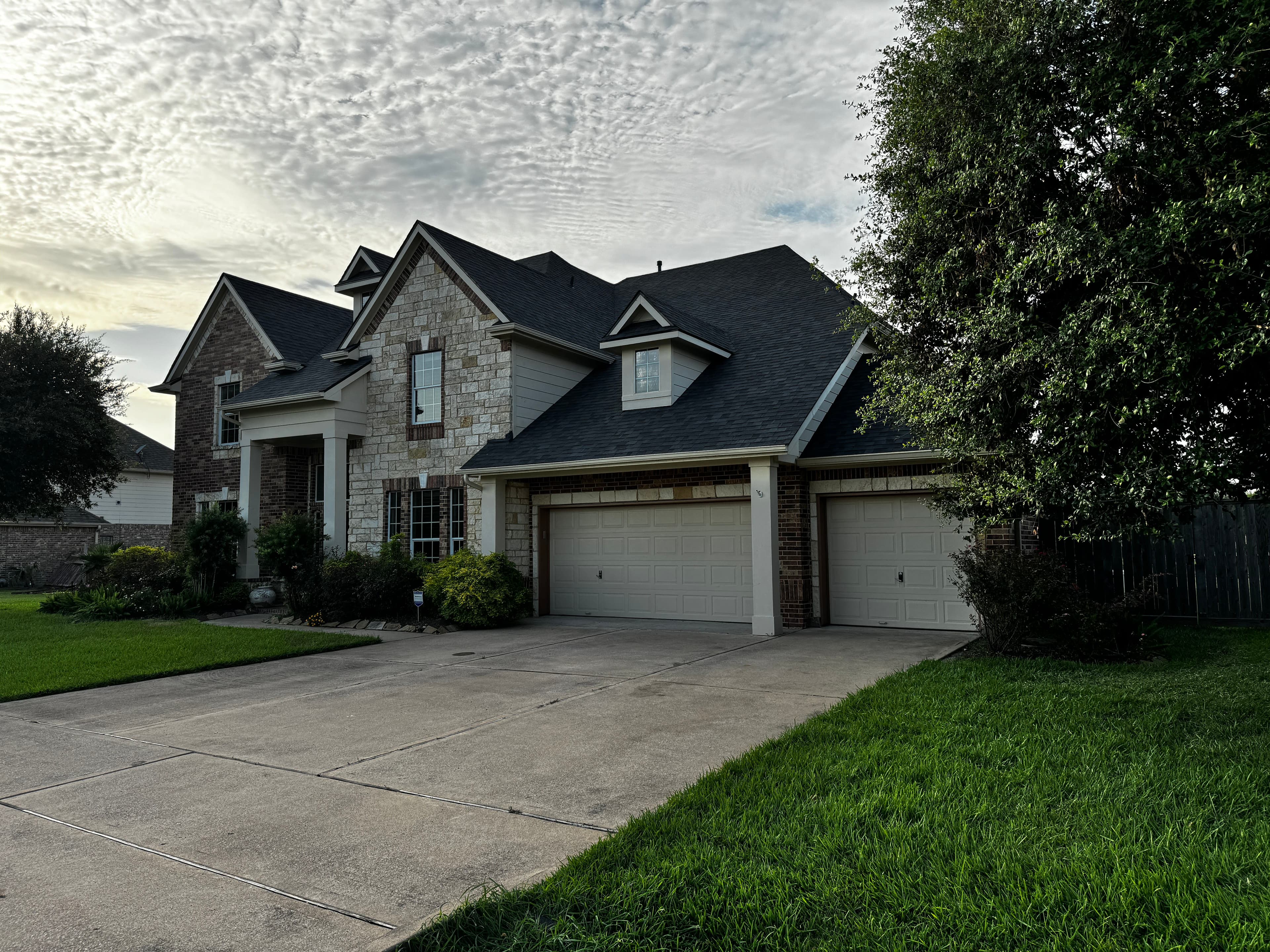 AI_Roofing_-_Roof_Photo_3_spcjyq